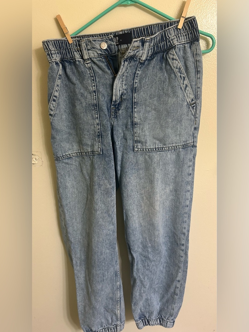 GAP Women Light Blue Jogger Denim Jeans